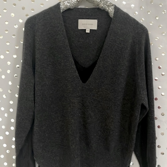 Brochu Walker Pullover ~ - Picture 12 of 15